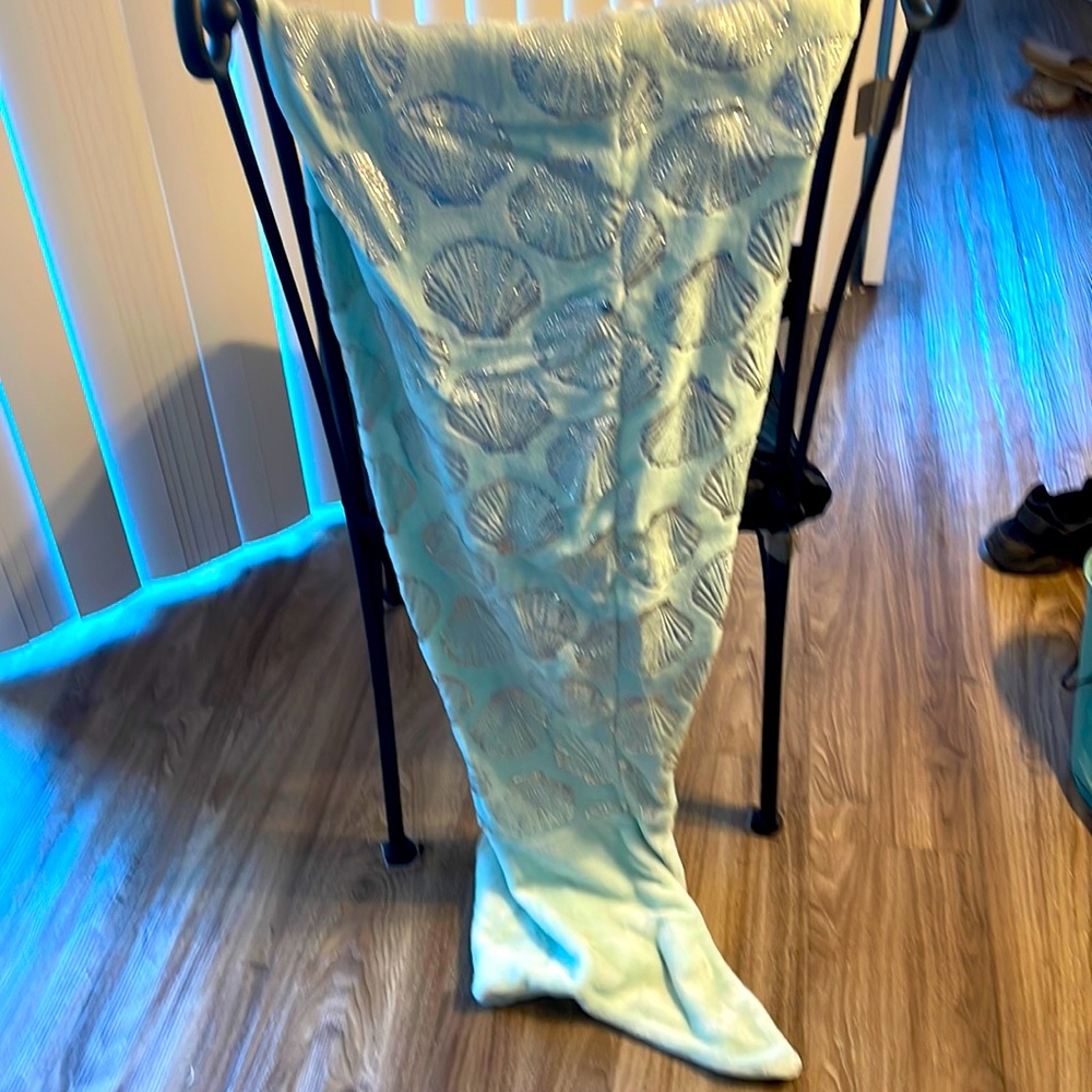 Mermaid tail blanket